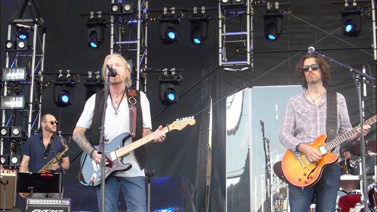 Gregg Allman Band - "Ain't Wastin' Time No More" Gregg Allman Band - "Ain't Wastin' Time No More"