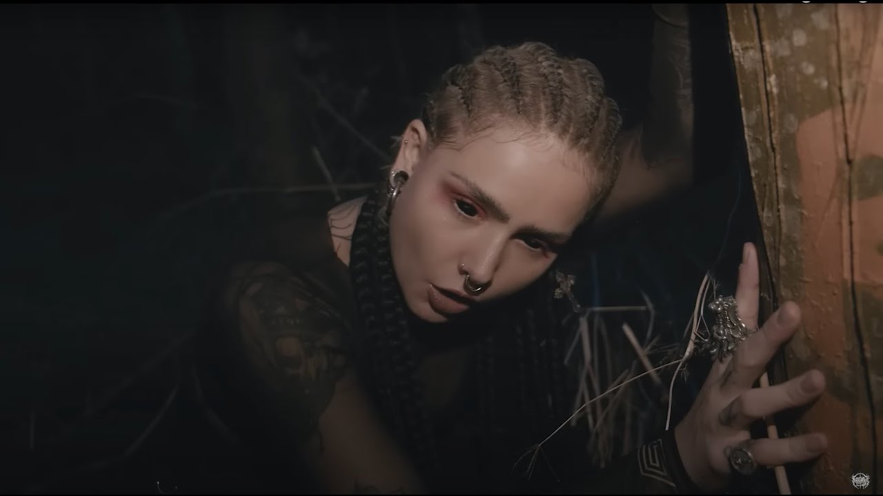 Mimi Barks - DEADGIRL [OFFICIAL VIDEO] video thumbnail