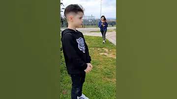 قولي منيرة انا بحبك ان كنتي طويلة او كنتي قصيرة لك تقبشيني هههههه 
