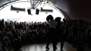 TOP 32 JusteDebout hiphop Paris 2016 Jeny& Mavinga vs Funkahips