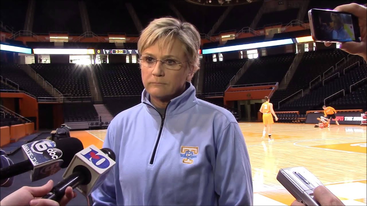 Holly Warlick (12/4/15) YouTube