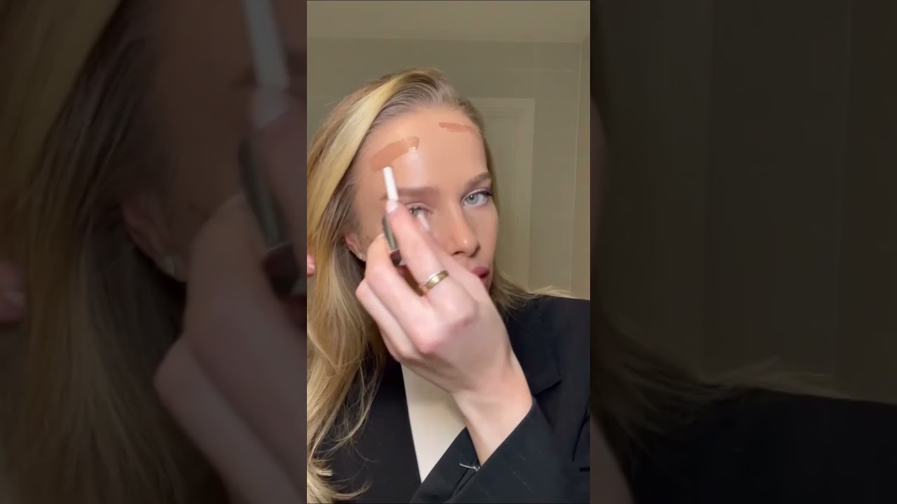 IT’s not a product, it’s a LIFESTYLE - Bronze Glowlighter by Rodial 🖤