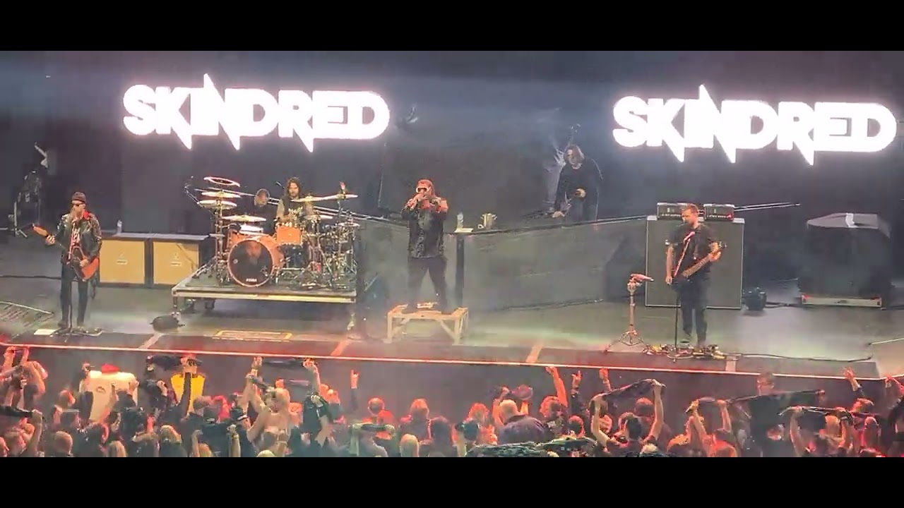 Skindred - Warning live Leeds First Direct Arena 16/12/22 - YouTube
