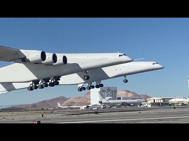 Watch Stratolaunch's massive Roc carrier aircraft take off & land class=