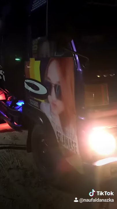 kamu gak perlu tau susahku di jalan cukup tau senyumku waktu aku pulang.