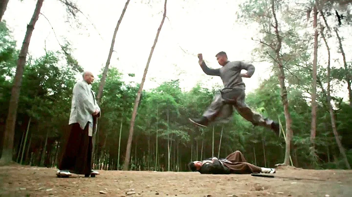 The enemy flew up and tried to assassinate Grandpa Kung Fu, but was beaten badly. - DayDayNews