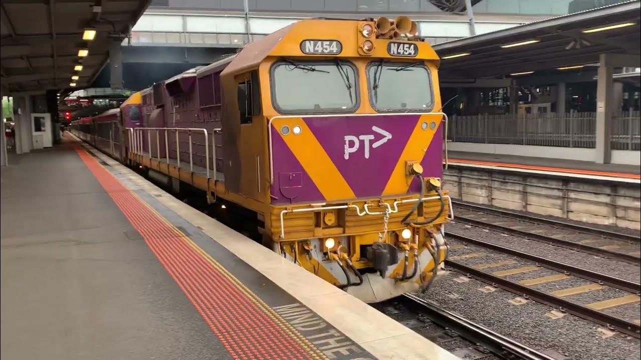 V/Line N454 City of Horsham Departing