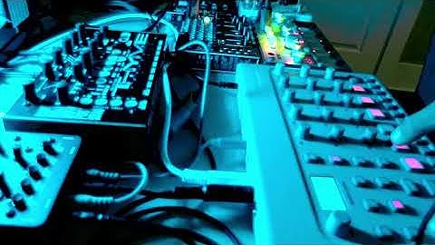 random techno 179 FULL (140bpm) Model:Cycles, Volca Bass, Bastl Softpop Bastl, SP2, Thyme, NTS-1