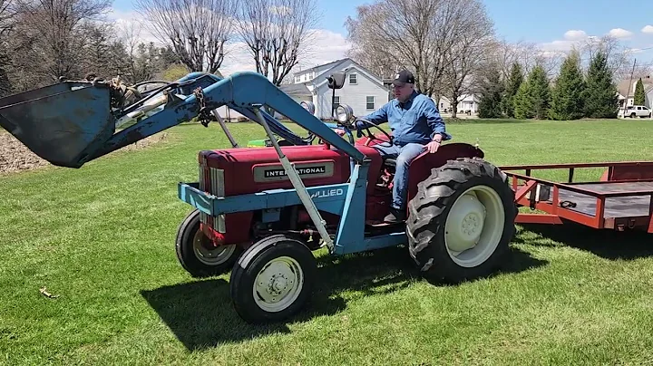 Braun and Helmer Auction Service: 1964 International B-414 Gas WF Tractor Running Video