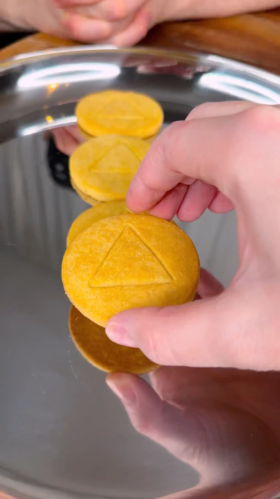 How to make the DALGONA TRIANGLE properly??❤️?| CHEFKOUDY
