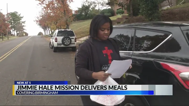 Volunteers deliver Thanksgiving meals
