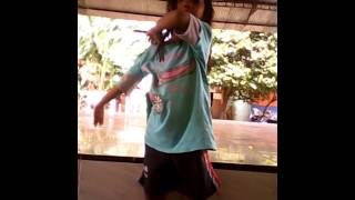 Sarah Joget Lagu Pelangi