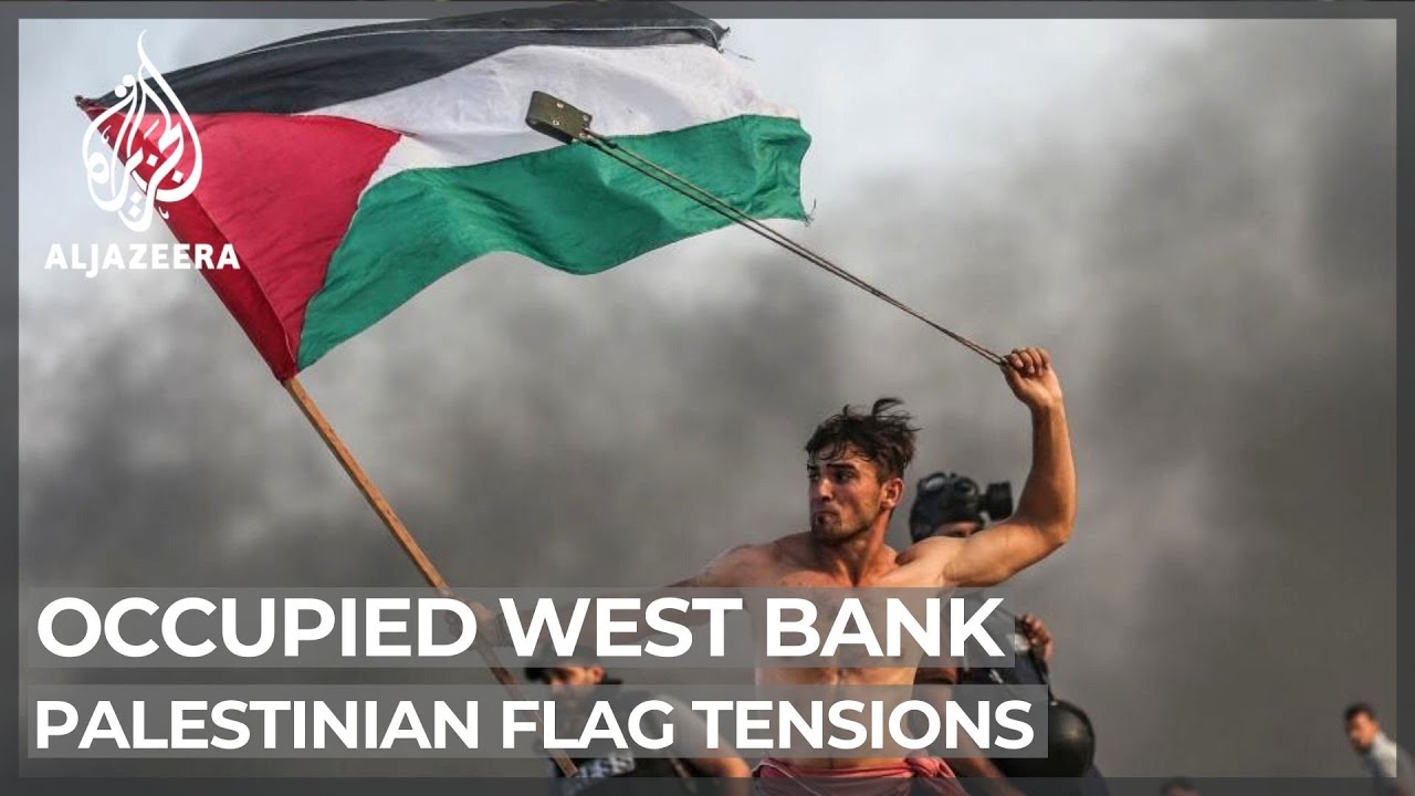 يستهدف الإسرائيليون من يرفعون العلم الفلسطيني في الضفة الغربية المحتلة