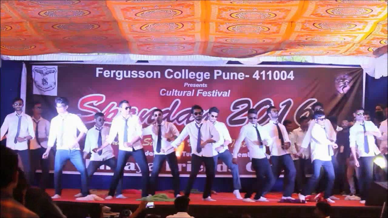 FERGUSSON COLLEGE Sincere Boy's best dance ever