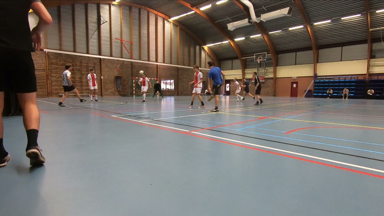 Niet Barkie vs. Chaletje trap - Zaalvoetbal LZV cup Waasland