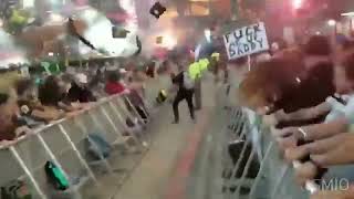 Mekk Elek Ear Headbang