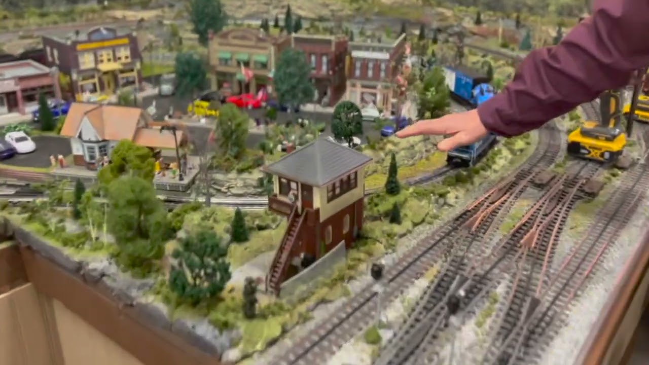 A Nice O Gauge Train Layout