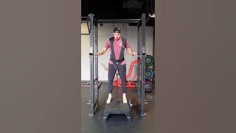 KBox - Squat - Eccentric Overload - Hand Supported