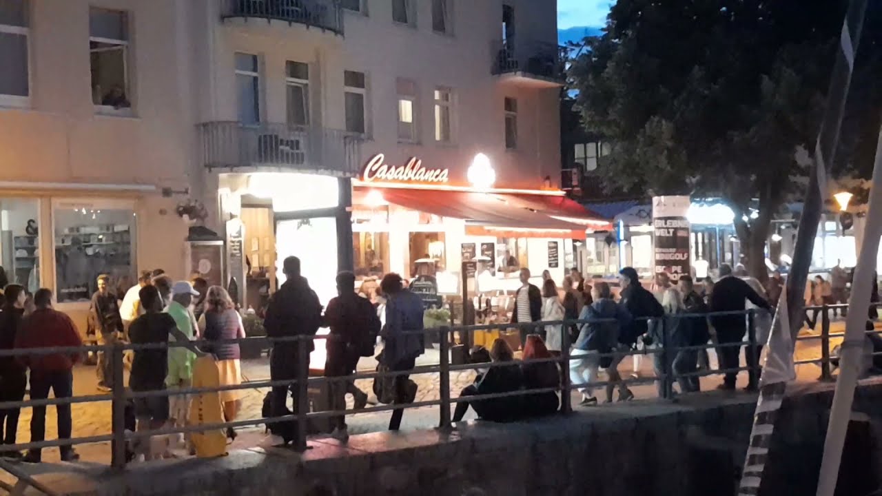 Spaßmacher am Alten Strom in Warnemünde 23.7.2021 ? (HD) - YouTube