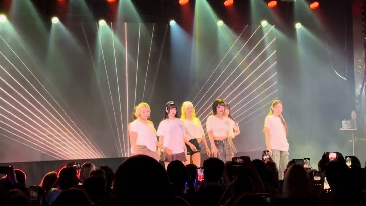 Billlie - GingaMingaYo (the strange world) | 170 Russell - Melbourne 19.02.2025