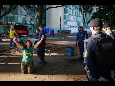 Governo de Brasília desmonta acampamentos  pró-Bolsonaro na Esplanada