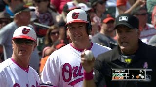 OAK@BAL: Trumbo smacks a triple to right field
