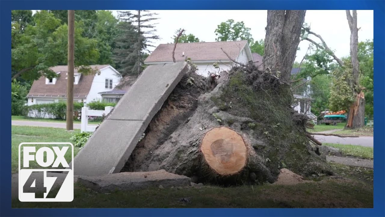 Perry community comes together to clean up after tornado blows through ...
