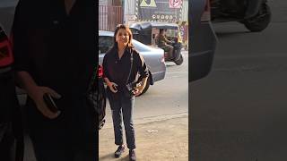 Famous Neetu Kapoor Candid Moments With Paparazzi While Heading To Saloon Net Worth