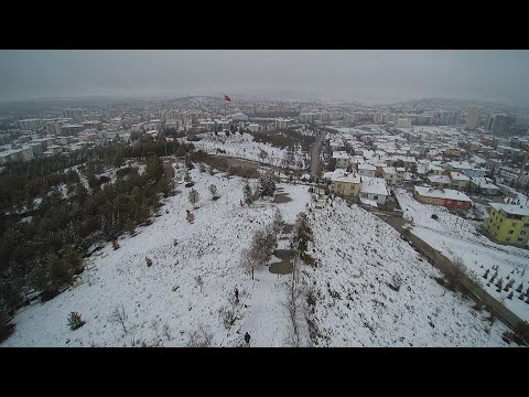 drone ile kar yağarken kısa bir çekim