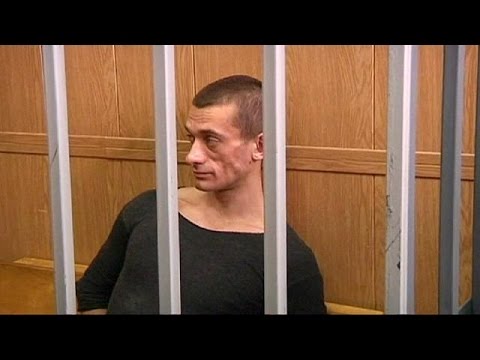 Video: Pjotr Pawlenski, Russischer Aktionskünstler: Biografie