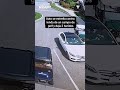Auto se estrella contra tienda de un campo de golf y deja 3 heridos
