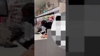 🇺🇲Group of thieves steal cash registers from Walgreens in Oakland, California #Oakland #california