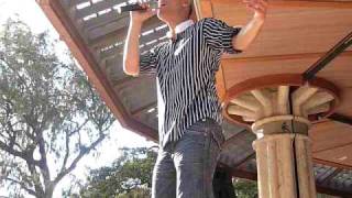 Jay-R Performs "No One Else Comes Close" at Filipino Fiesta