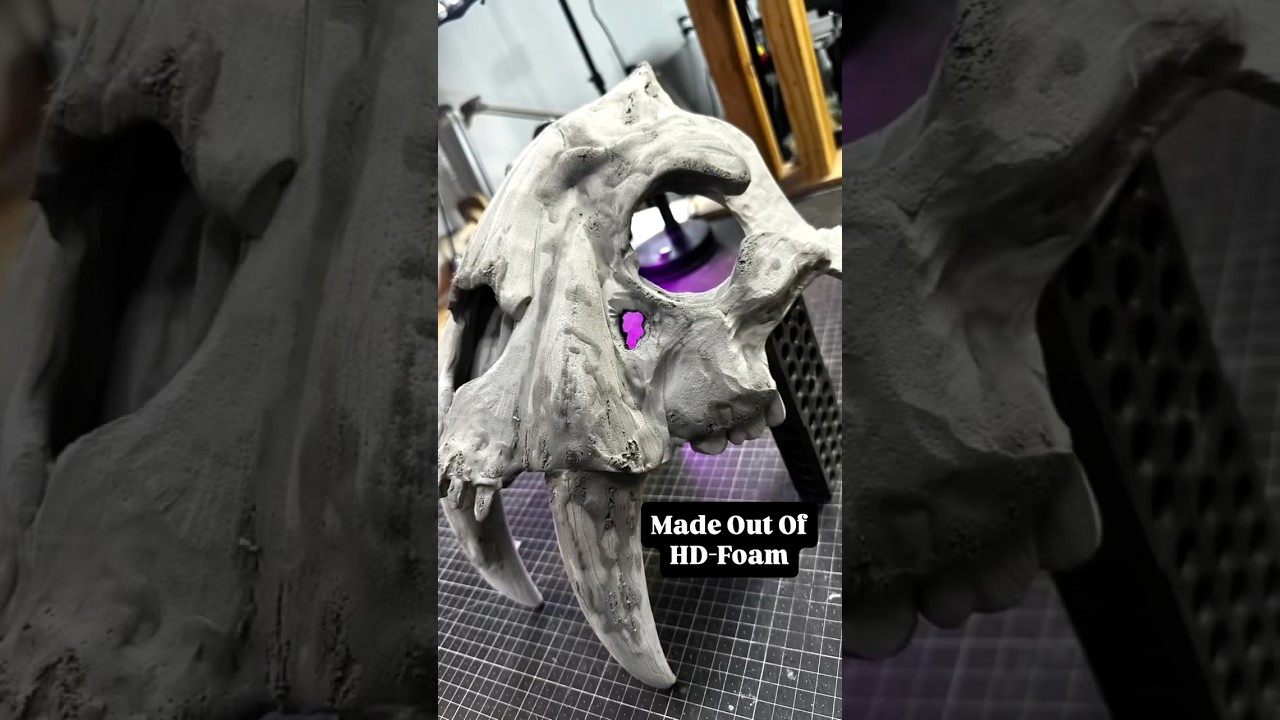 Saber Toothed Tiger Skull Made out of EVA Foam / Foam Clay #cosplay #cosplaycostume #sabertoothtiger