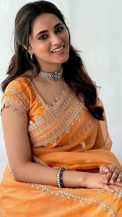 Priyanka mohan looks so gorgeous in her latets photoshoot in yellow saree | Priyanka mohan status