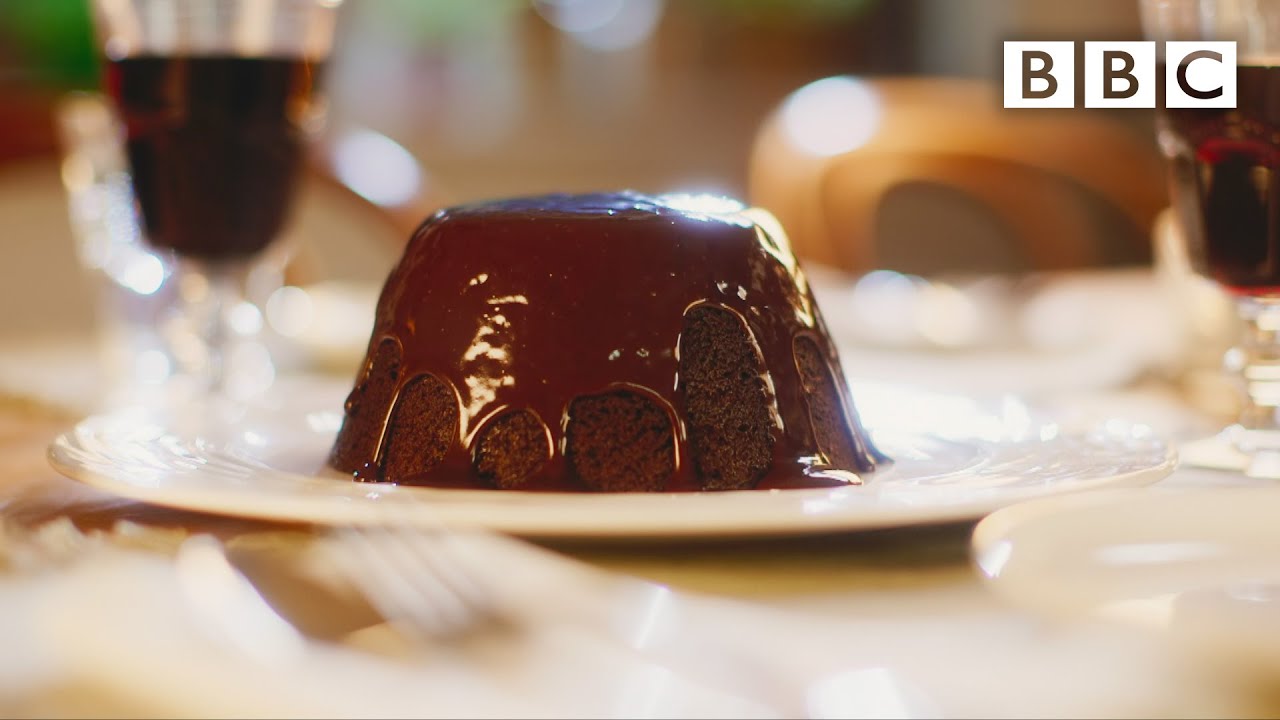 Mary Berry's indulgent chocolate steamed pudding - BBC