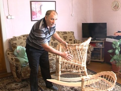 Житель Кичменгского Городка создает мебель из береговой ивы