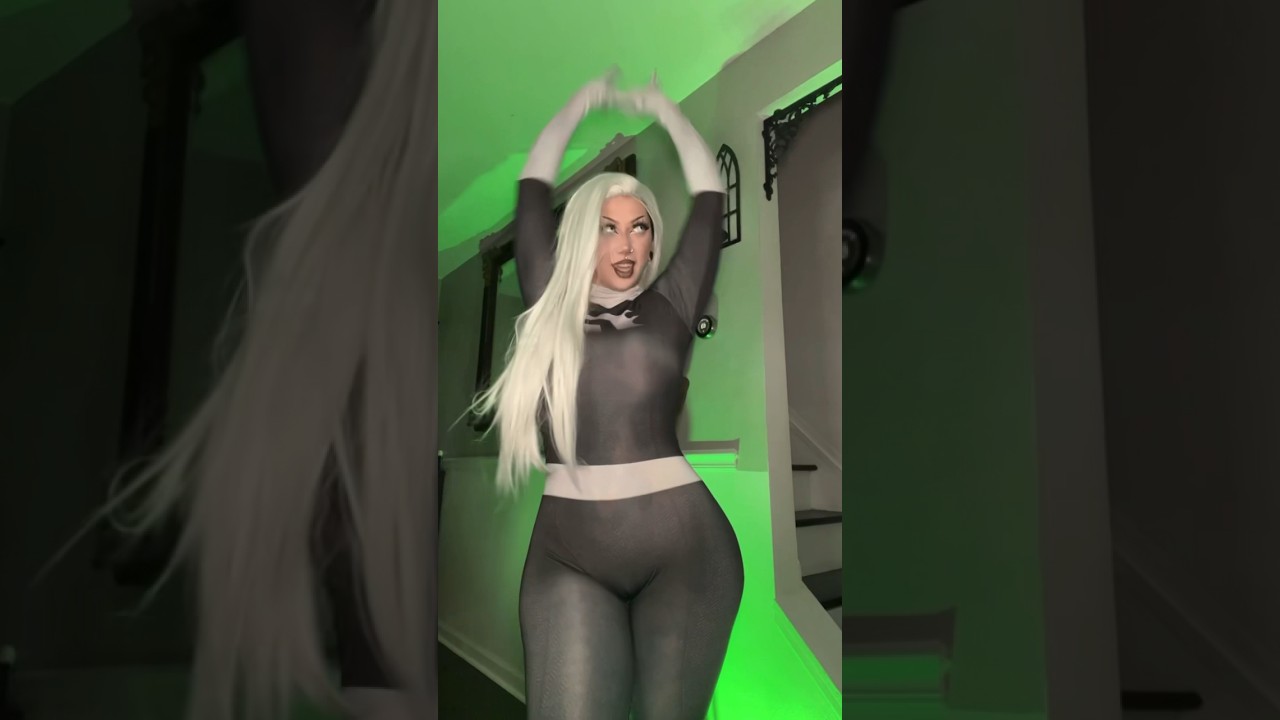 I told u have so many takes of this! Wanna see a blooper next??😅 #dancetrend #halloweenwithshorts