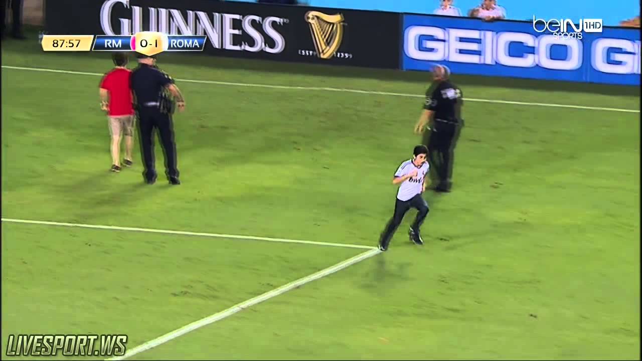 Spectators running onto the field AS Roma vs Real Madrid International Champions Cup 2014