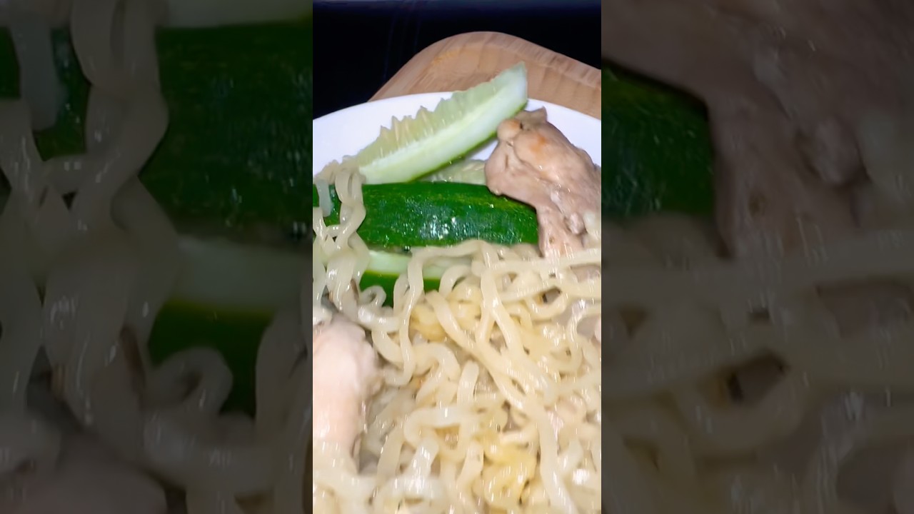 Noodles #kellysasmr #food #tastyfoodadventures