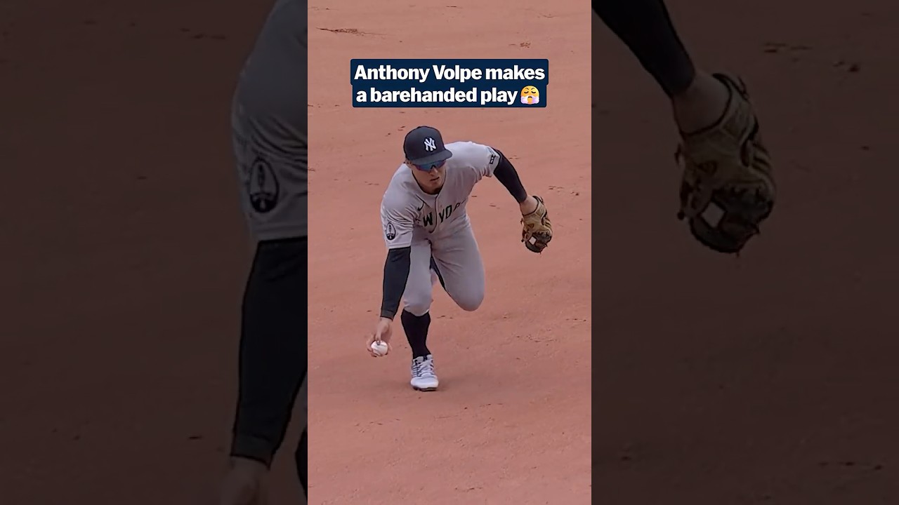 Anthony Volpe with a sweet barehanded play 👏