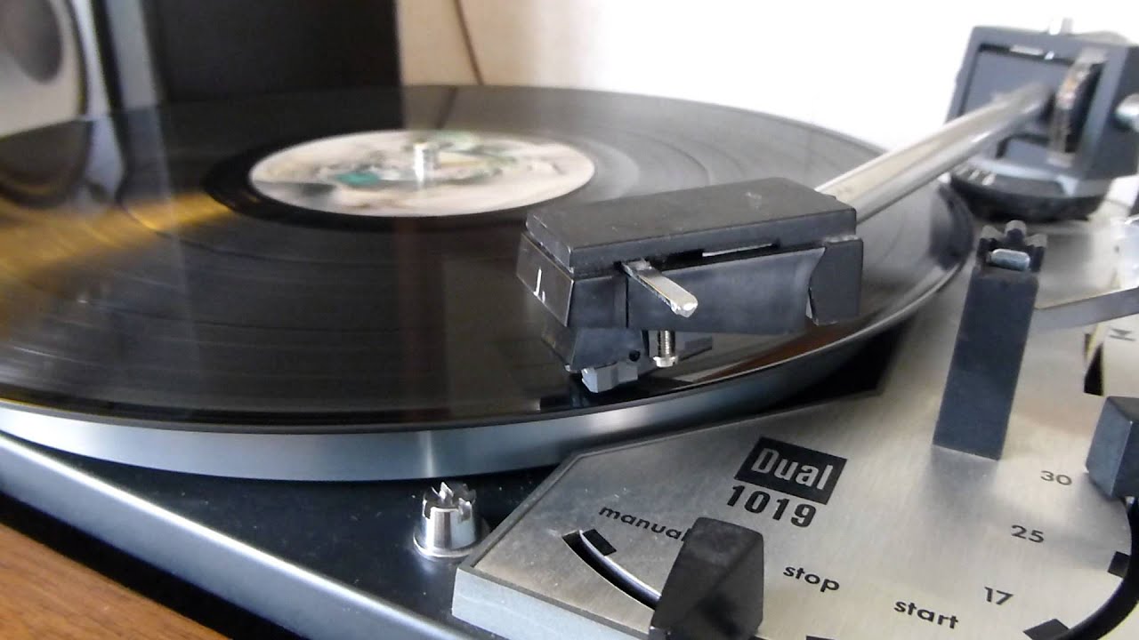 EL84 Single Ended simple stereo amp - v2.0b playing vinyl - YouTube