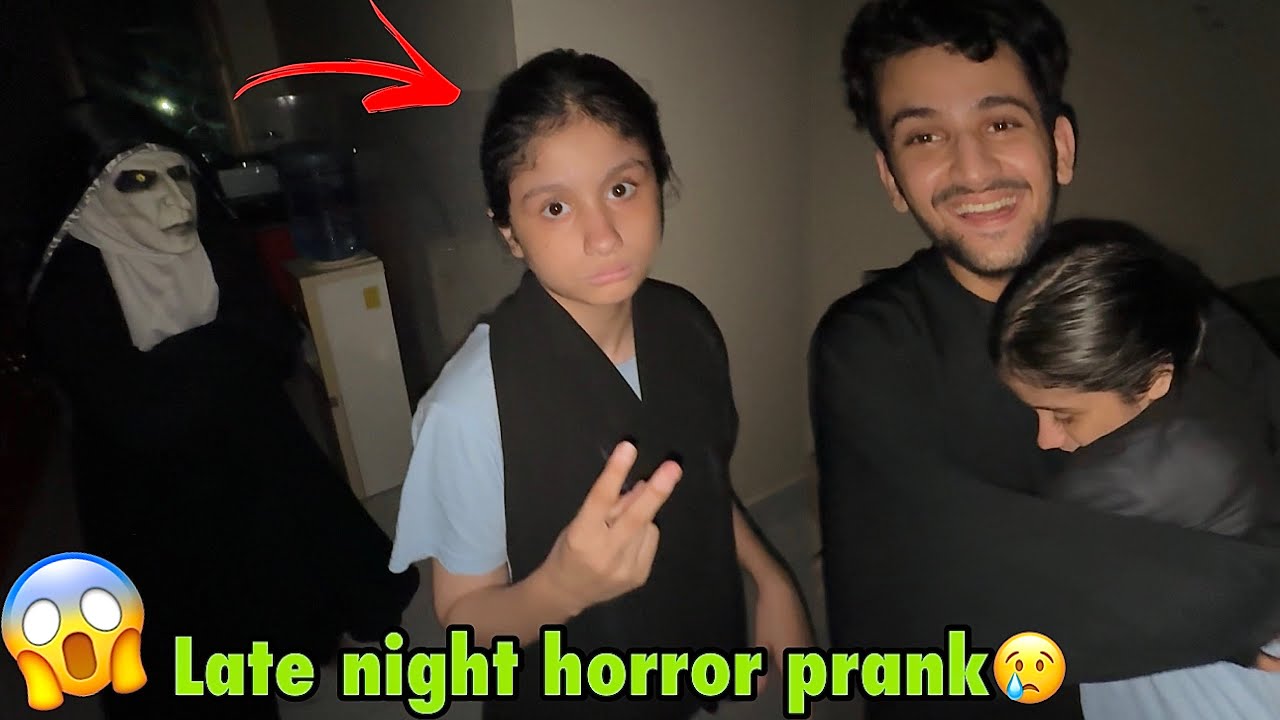 Фариха подумала, что это настоящее привидение. Она расплакалась от страха.