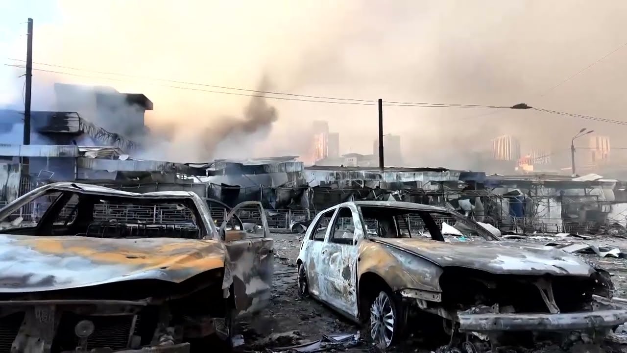 GRAPHIC WARNING: Russia hits Kyiv with hypersonic missile in massive assault