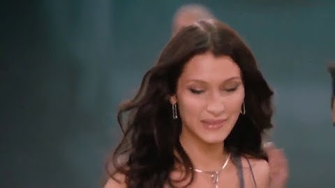 Bella Hadid -  Weeknd  on The Victorias Secret Fashion Show in Paris 2016
