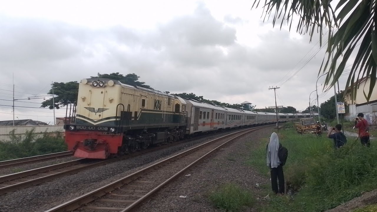 KA 1 MENGALAMI KETERLAMBATAN 2JAM akibat genangan pada lintas tgw gub !!!