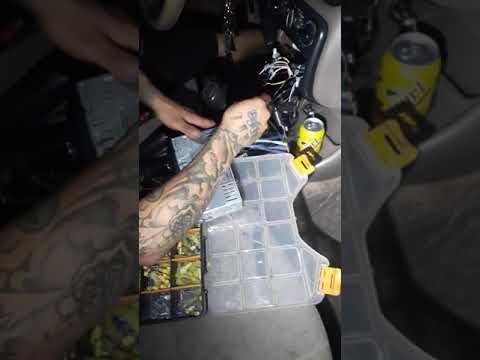 install radio 98 Ford contour  LX