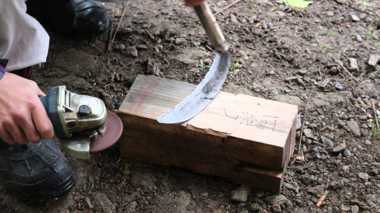 第4回 刃物研ぎ グラインダーで鎌の刃研ぎ - YouTube