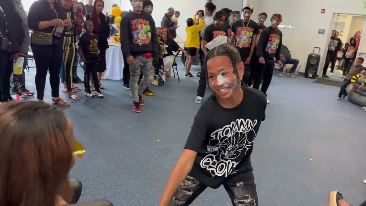 Twins Got The Crowd Going WILD🔥 IT'S A GIRL💅🏽👑 | ‼️😬 JOIN MEMBERSHIP ‼️ Click Link Below⬇️