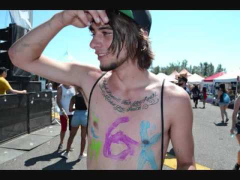 Young Prada - Smoke It Like It Reefa (Freestyle)